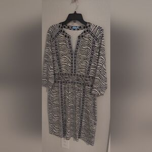 J McLaughlin Sz XL Zebra Print V Neck 3/4 Sleeve Sheath Dress